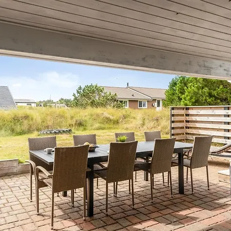 Luzy - 600m From The Sea By Interhome