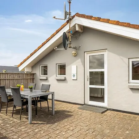 Luzy - 600m From The Sea By Interhome